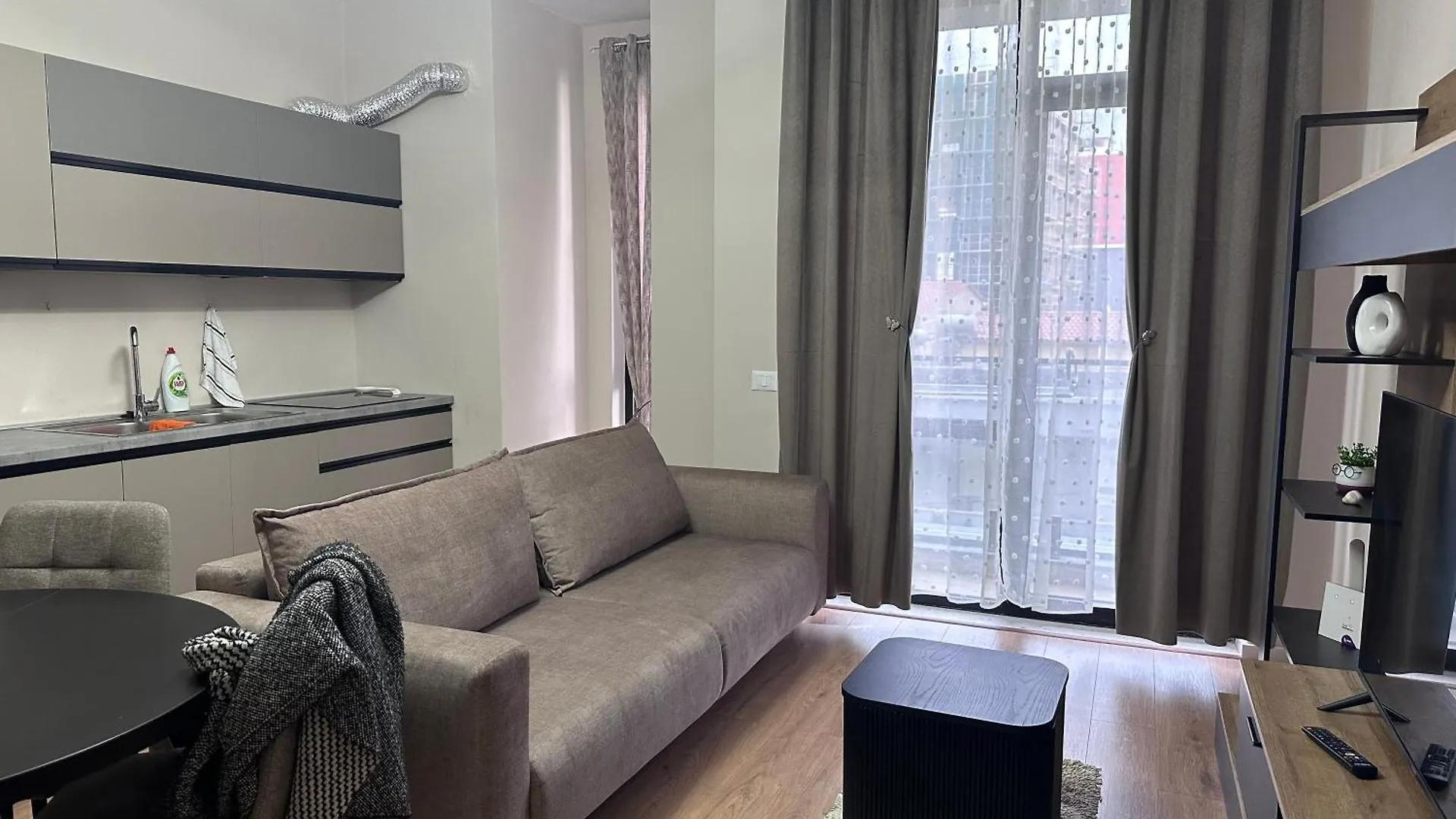 Sisi 1 Apartment Tirana 0*,  Albánia