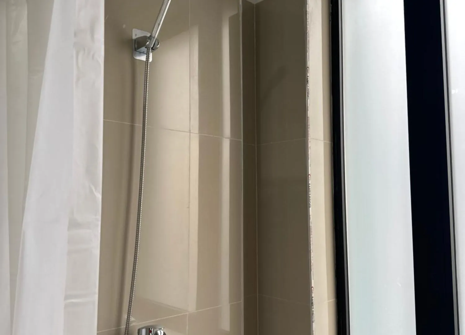 Sisi 1 Apartment Тирана 0*,  Албания